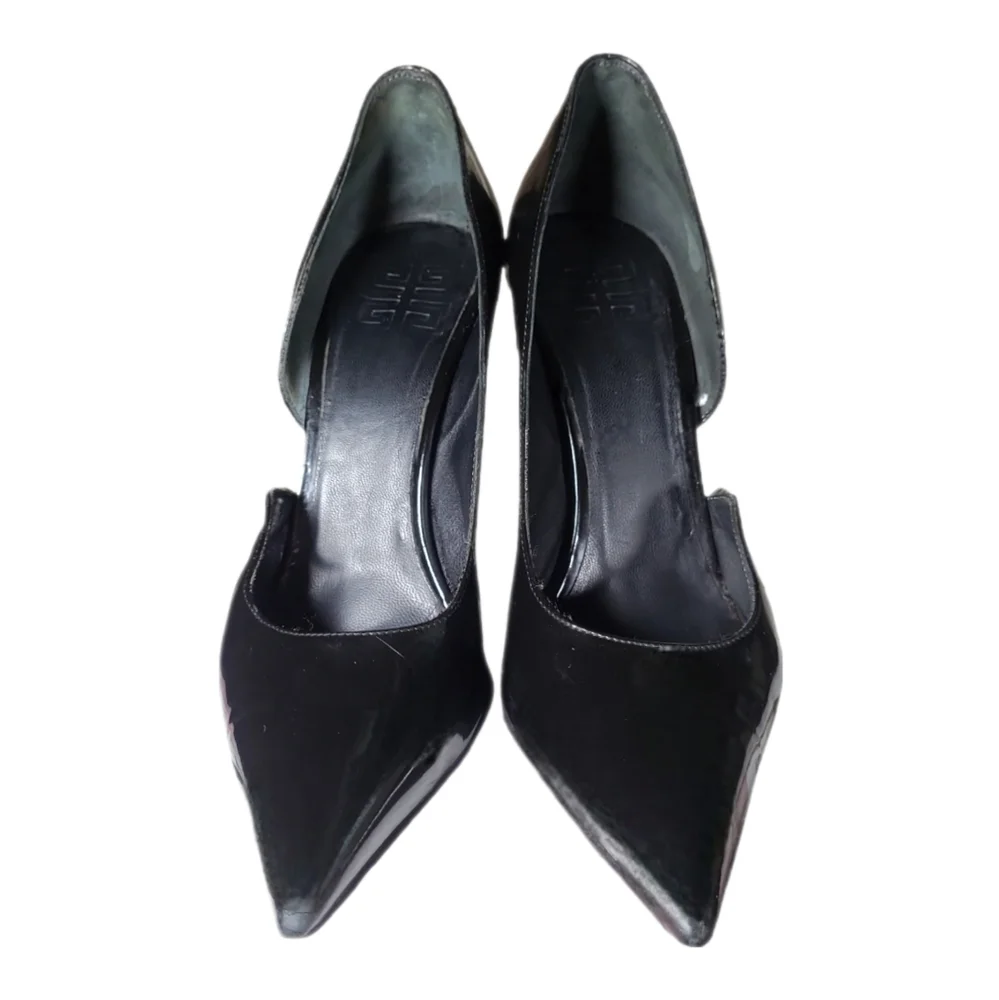 GIVENCHY | Black Patent Leather Pumps in Size EU 37 /‎ US 6.5